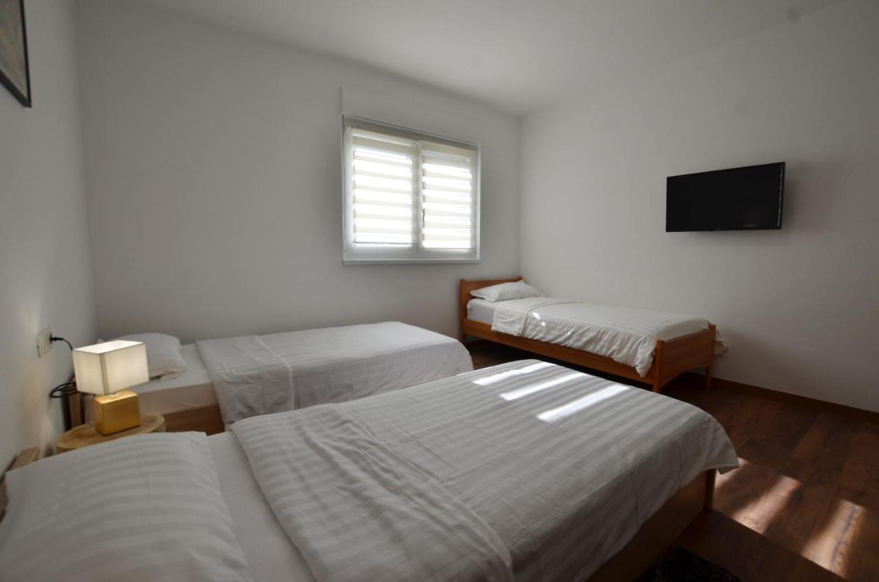 Apartament Carducci 16 *