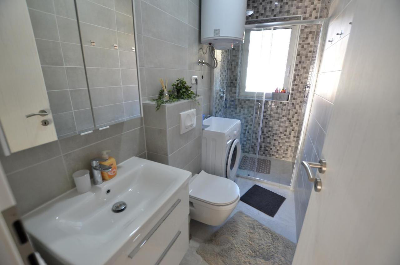 Apartament Carducci 16 *